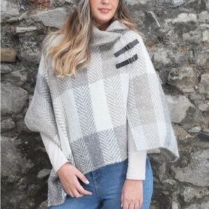 JOHN BRANIGAN Weavers Ireland Herringbone Cape Poncho